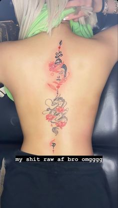 Tattoos, back tattoo, red tattoo Tattoo Ideas Y2k, Upper Leg Tattoos, Flowers Sakura, Tasteful Tattoos, Spine Tattoos For Women, Red Ink Tattoos