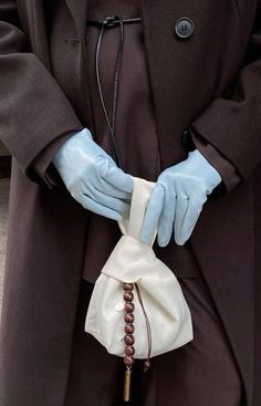 Gloves Outfit, Blue Gloves, Timeless Outfits, Looks Style, Fashion Details, No. 2, Fashion Collection, Winter Fashion, Fall Outfits