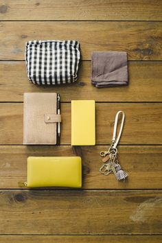 Aesthetic Packing, Older Style, Bag Inspiration, Bag Pack, Older Fashion, Kit Bag