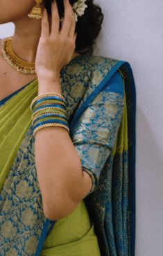 south indian wedding guest look inspo 🦢
#instagram #indianfashion #indianweddings #indiantradition #aesthetic #fashion #southindianwedding #gajra #southindiansaree #southindianfashion #indianjewellery #saree #photoidea #indiantradition #desiaesthetic Karnataka Aesthetic, South Indian Sarees, Peace Illustration, Indian Wedding Photos, Wedding Guest Looks, Inspo Instagram, South Indian Wedding, Indian Wedding Dress, Indian Outfit