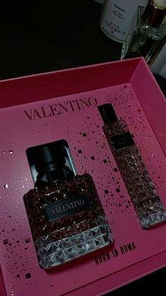 Valentino Aesthetic, Valentino Perfume, Fragrance Lab, Romantic Florals, Fragrances Perfume Woman, Perfume Collection Fragrance