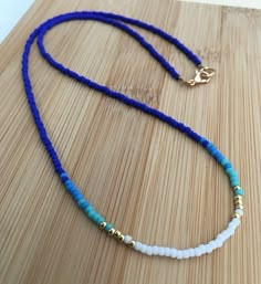 Colourful Necklace Blue Shell Beaded Necklaces, Drátěná Socha, Beaded Necklace Blue, قلادات متدلية, Simple Beaded Necklaces, Ombre Necklace, Surf Necklace