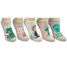 It's cool to be green in these awesome no-show socks that feature Snoopy and friends celebrating Earth Day. From Peanuts. Peanuts Shoes, Coach X Peanuts Snoopy, Snoopy Merch, Peanuts Snoopy Socks, Snoopy Blankets Woman Soccver, Snoopy And Friends, Friends Celebrating, No Show Socks, Earth Day