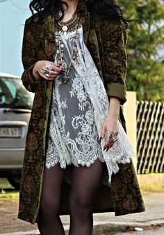 Romantic Rock Style, Rock Style Outfits For Women, Modern Rock Aesthetic, Bohemian Goth Outfits, Witchy Outfits Winter, Bohemian Rock Style, Boho Goth Outfits, Rock N Roll Outfit, Vintage Outfits For Women