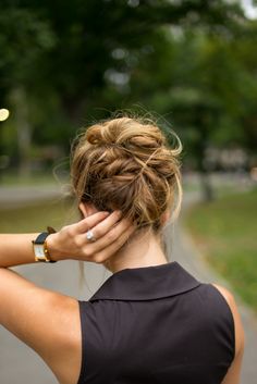 Mode Tips, Walking Down The Street, Holiday Hair, Boring Hair, Blazer Outfit, Holiday Hairstyles, Good Hair Day, Makati