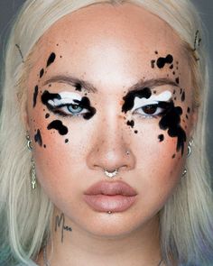 Artistic Makeup Creative, Спонж Beauty Blender, Kiss Lipstick, Halloween Makeup Inspiration, Got Milk