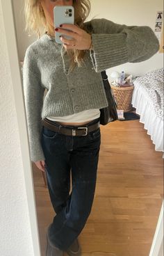 White Knit Sweater Outfit Aesthetic, Outfit Ideas