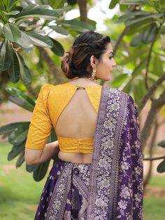 Stylish Blouse Design Backless, Simple Back Neck Design, Jacquard Lehenga, Blouse Back Neck Design, Back Neck Design, Blouse Back Neck, Long Blouse Designs, Latest Blouse Designs Pattern, Backless Blouse Designs