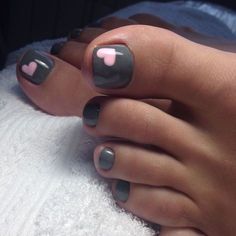 Charcoal with pink hearts Simple Toe Nails, Pedicure Colors, Pretty Toe Nails