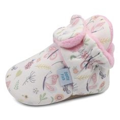 PRICES MAY VARY. Cozy and Stylish: Keep your baby's feet warm and stylish with our cotton booties featuring a plush fleece lining. Perfect for strolls in a stroller or baby carrier, these booties are designed for newborns up to toddlers aged 18 months. Safety First: Our booties come with a non-slip suede sole, ensuring your little one's safety as they learn to crawl, stand, and take their first steps during the winter months. These are the ideal first shoes for your baby. Adjustable Comfort: Des First Birthday Presents, Newborn Shoes, Baby Shower Presents, Toddler Age, Baby Slippers, Slippers Cozy, Baby Comforter, Baby Learning, Baby Warmer