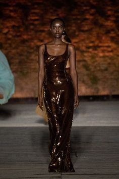 Black Dress With Gold Accessories, Sparkle Dresses, Haute Couture Outfits, Slip Gown, Runway Gowns, Nye Fashion, Resort 2024, Mode Zara