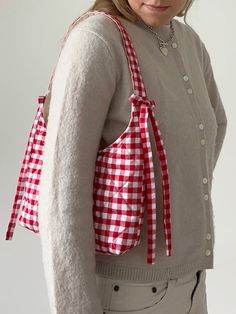 Gingham Bag, Diy Hair Scrunchies, Slouchy Bag, Tiny Bow, Tote Bags Sewing, Bow Bag, Red Gingham, Fabulous Fabrics, Money Bag