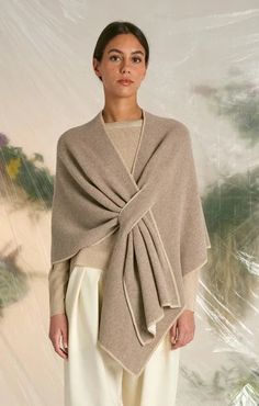 Firenze Wrap Bone & Cream | Selleria Veneta By The Fireplace, Outfit Chic, Almond Cream, Special Dinner, The Fireplace, Knitwear Fashion, Kimono Jacket, Diy Fashion, Look Fashion