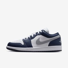 Inspired by the original that debuted in 1985, the Air Jordan 1 Low offers a clean, classic look that's familiar yet always fresh. With an iconic design that pairs perfectly with any 'fit, these kicks ensure you'll always be on point. Mens Sneakers Nike, Cool Nike Shoes, Nike Mens Shoes, Air Jordan 1 Low White, Brooklyn Fashion, Cdg Converse, Miami Summer, Vans Top, Retro Basketball Shoes