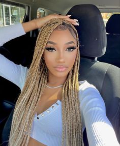 Knotless Braids With Curled Ends, Braids With Curled Ends, Fair Hairstyle, Blonde Box Braids Hairstyles, Blonde Knotless Box Braids, Box Braids Hairstyle, Blonde Knotless Braids, Blonde Braiding Hair, Blonde Knotless