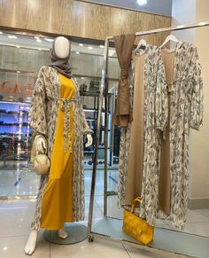 Hijab Fashionista, Boutique Ideas, Dubai Fashion, Wardrobe Rack, Kimono Top, Dubai, Dress Shop, Dior, Boutique