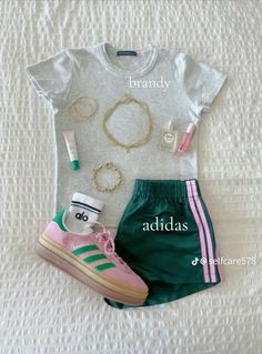 Shoe Wishlist Aesthetic, Simple Outfits For School, Sports Fit, Tiktok Outfits, Preppy Summer Outfits, Casual Preppy Outfits, Outfit Inspo Casual, Trendy Outfits For Teens, Cute Lazy Day Outfits