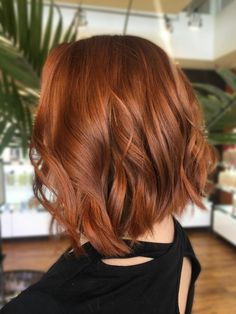 Auburn Hair For Fair Skin, Shirt Copper Hair, Auburn Bob With Bangs, Cowboy Copper Bob, Bob Copper Hair, Short Copper Brown Hair, Ginger Lob, Auburn Lob, Red Hair Lob