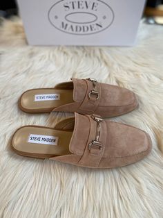 Steve Madden Women's Kori Mule Raffia KORI01S1 Mule Flat, Mule, Birkenstock, Mule Shoe, Steve Madden, Slippers, Sandals