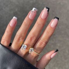 Gel Natural Nails Ideas, Fake Nails Long, Nagel Tips, Coffin Press On Nails, Almond Acrylic Nails, Girls Nails, Stick On Nails, Black Acrylic