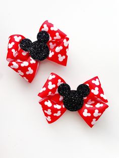 Are you heading to Disney World or Disneyland What a perfect way to show off this lovely hair bow at the park! This bow measures approximately 3.5" wide and can be attached to any backing hardware or nylon headband. Feel free to check out my shop http://www.etsy.com/your_shop.php Don't forget to follow us on Instagram #jentabows Minnie Mouse Hair Bow, Minnie Mouse Ribbon, Minnie Mouse Hair, Disney Hair Bows, Mouse Hair, Daisy Hair, Mermaid Christmas, Disney Hair, Bow Headband Hairstyles