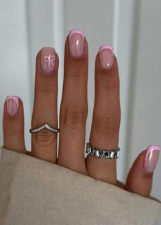 16 Bow Nail Ideas to Take to Your Next Mani | The Everygirl Bow Nail Designs, Pink Tip Nails, Nails French Tip, Nails Heart, Nails Holiday, Bow Nail, Red Valentine, Simple Gel Nails, Summery Nails