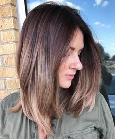 Medium Straight Smooth Hairstyle Mid Haircuts, Mid Length Straight Hair, Shoulder Length Straight Hair, Angled Hair, Medium Length Hair Straight, Trendy We Fryzurach, Dunner Wordend Haar, Straight Hairstyles Medium, Ash Blonde Balayage