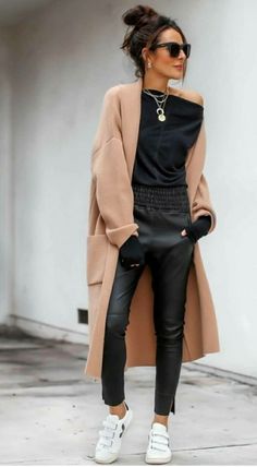 Lederhosen Outfit, Home Wear Women, Stil Elegant, Trendy Fall Outfits, Looks Street Style, Camel Coat, Home Wear, Casual Fall Outfits