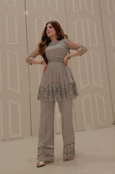 Trendy Outfits Indian, Stylish Short Dresses, Beautiful Pakistani Dresses, Modest Dresses Casual, Fancy Dresses Long