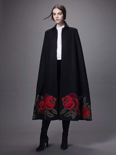 Russian Fashion, 가을 패션, Black Coat, Aesthetic Clothes, Pretty Outfits, High Fashion, Designer Dresses, Cape