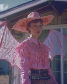 Cowboy Vampire, Vampire Cowboy, Halloween Styling, Costume Aesthetic, Pink Cowboy, Clever Halloween Costumes, Rockabilly Girl, Aesthetic People