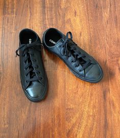 Converse Chuck Taylor Black, Black Leather Converse, Chuck Taylor Black, Shoes Tie, Tie Sneakers, Leather Converse, Mini Wrap Skirt, Sneakers Athletic, Floral Jumpsuit