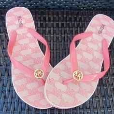 These Gorgeous Michael Kors Flip Flops Have A Thicker Sole And Have Gold Hardware. The Pattern Is The Signature. Michael Kors Pink Round Toe Sandals, Mk Sandals, Designer Flip Flops, Pretty Sneakers, 23rd Birthday, Pink Sandals, Girly Shoes, Slides Sandals, Cute Sandals