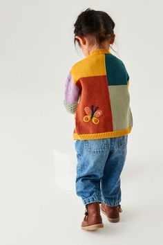 Multi Character Cardigan (3mths-7yrs) Kids Sweater Pattern, Crochet Baby Cap, Baby Jackets Pattern, Ravelry Knitting, Pull Bebe, Knit Baby Sweaters, Baby Dress Design, Haken Baby, Movies Outfit