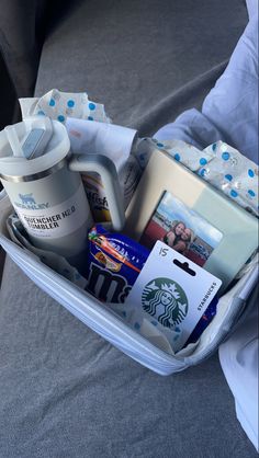 Stanley cup mug 30oz 
Starbucks gift card
Target Frame
Favorite Snacka Best Gift Baskets, Birthday Presents For Friends, Diy Best Friend Gifts, Preppy Gifts, Birthday Basket, Bff Birthday Gift, Cute Birthday Ideas, Cute Gifts For Friends, Diy Birthday Gifts For Friends