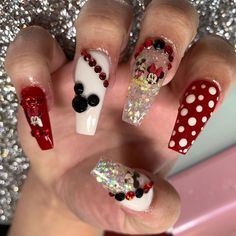 Minnie Mouse Nail Designs, Minnie Mouse Nail Art, Mouse Nail Art, Mickey Mouse Nail Art, Disney Christmas Nails, Mickey Mouse Nails