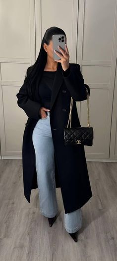 Chill Elegant Outfit, Stylish Asian Woman, Summer Boujee Outfits, Elegant Outfit Birthday, Winery Looks For Women, Birthday Looks Outfit Classy Winter, Clean Chic Aesthetic, Elegant Outfits Aesthetic Luxury, Dinner Outfits Birthday