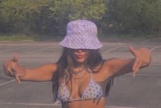 instagram pose, posing, louis vuitton, bikini, buckethat, white, aesthetic, vintage, no face, chains, photo wall collage White Aesthetic Vintage, Face Chains, No Face, Instagram Pose, White Aesthetic, Aesthetic Vintage, Photo Ideas