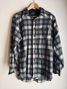 Size large Wool Flannel Shirt With Long Sleeves For Winter, Wool Flannel Long Sleeve Shirt For Winter, Winter Wool Long Sleeve Flannel Shirt, Plaid Wool Shirt For Fall, Fall Plaid Wool Shirt, Casual Plaid Wool Top, Classic Plaid Flannel Shirt With Relaxed Fit, Plaid Wool Long Sleeve Shirt, Classic Plaid Outerwear With Spread Collar