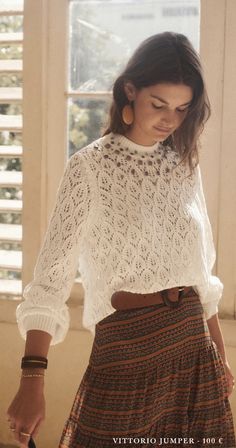 Feminine Fall Outfits, Large Sweaters, Knitwear Fashion, White Sweater, Pattern Mixing, Knit Fashion, Fashion Mode, Lace Knitting