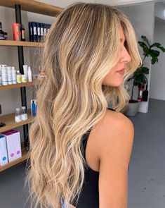 Light Brown With Highlights Blondes, Outfit Ideas Early Spring, Blond Balayage On Dirty Blonde Hair, Brown Hair With Lots Of Blonde Highlights, Brownie Blonde Hair, Blond Inspo Hair, Blonde Balayage On Dark Blonde Hair, Brown Hair Highlights Balayage, California Blonde Balayage