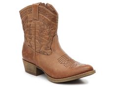 COCONUTS PISTOL COWBOY BOOT in Light Brown, Size 9M Cowgirl Ankle Boots, Stylish Business Casual, Fall Winter Fashion Trends, Casual Ankle Boots, Spring Boots, Fashion Jackson, Cowboy Boots Women, Cowboy Boot, Fur Boots