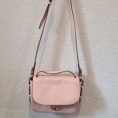 Beautiful Exceptional Condition Leather Cross Body In Pale Punk Zipper Compartment, Roomy. Leather Cross, Body Color, Body Colour, Pink Leather, Womens Tote Bags, Pale Pink, Leather Crossbody, Cross Body, J Crew