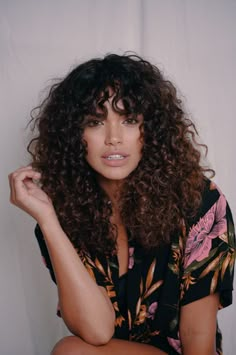 3b Curly Hair With Bangs, Ombre Hair Color Curly Hair, 80s Faceclaims, Curly Hair With Bangs Black Women, Shag Cuts For Curly Hair, Curly Hair Cuts With Layers And Bangs, Curly Hair With Fringe, Curly Shag With Bangs, Haircut References