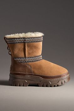 UGG® Classic Mini TrailGazer Boots Best Winter Shoes, Snow Boots Outfit, Winter Shoes Boots, Ugg Rain Boots, Ugg Snow Boots, All Weather Boots, Insulated Boots, Ugg Classic Mini, Shoes And Boots