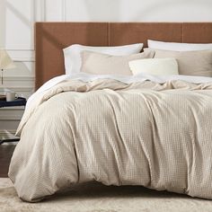 PRICES MAY VARY. Classic Home Decor: This Bedsure cotton duvet cover set has been crowned ELLE EDITOR'S CHOICE 2024 for Best on Amazon luxury duvet cover. This award-winning duvet cover set features a timeless waffle texture in classic solid colors, which adds a relaxed yet elevated look to your year-round bedding. Soft and Puffy Comfort: Made of 100% natural cotton, this textured duvet cover set is ultra soft and breathable. The cotton waffle woven texture on the surface creates a touch of plus Duvet Covers Cozy, Beige Duvet Cover Color Schemes, Taupe Duvet Cover, Waffle Knit Comforter, Trending Bedding Sets, Amazon Bedding Master Bedrooms, Cream Duvet Bedding Ideas, Pretty Bedspreads, Organic Modern Bedding