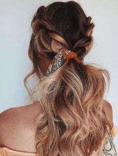 Street Style con pañuelo en la cabeza Latest Hair, Braids For Long Hair, June 15, Hair Dos, Scarf Hairstyles, Hair Day, Pretty Hairstyles, Hair Goals, Hair Looks