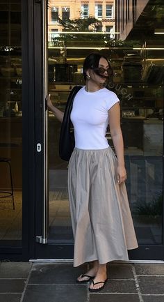 Long Maxi Skirt Outfits, Trip Fits, Brunch Nyc, Preppy Mode, Short Pollera, Fall Skirt, Nyc Outfits, Outfits Preppy, Skirt Outfits Fall