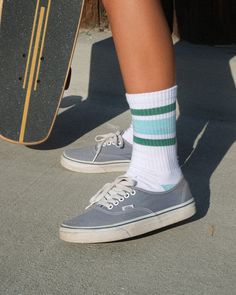 Horizon Socks - Surf Locos Sporty Green Socks For Streetwear, Sporty Knee-high Cotton Socks, White Casual Mid-calf Socks, Casual Cotton Knee-high Socks, Casual Green Knee-high Socks, Green Casual Knee-high Socks, Green Mid-calf Casual Socks, Casual Green Mid-calf Socks, Casual Mid-calf Green Socks