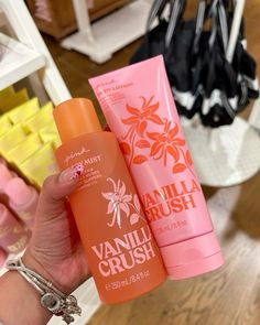 Good Lotion, Fragrances Perfume Woman, Body Hygiene, Perfume Collection Fragrance, Bath And Body Works Perfume, Shower Skin Care, Body Smells, Smell Goods, Pretty Skin Care